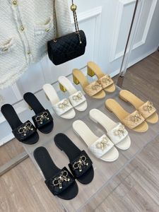 2023 nuova tendenza fondo spesso pantofola di design donna moda tacco alto cursori pantoufle ladys estate pantofole da interno all'aperto antiscivolo scarpe da spiaggia piatte 35-41