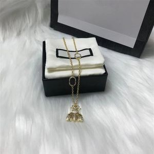 Ladies Bee Letter Diamond Pendant Necklace with Box Party Festival Fashion Gift Jewelry Charm Exquisite Trendy Bling Chain262U