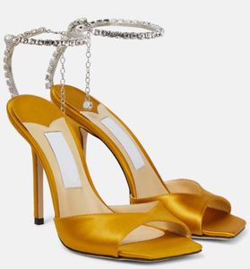 2023 Lady Brand Pumps Saeda Sandal Satin Velvet Sandals with Crystal 장식 발목 스트랩 여름 웨딩 파티 하이힐 오픈 발가락 섹시 신발 박스 공장 판매