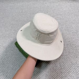 Tasarımcı 4 Molors Buck Hat Lüks Kapaklar Şapkalar Mens Storduroy Caps Mektup Kova Şapkası Tasarımcı Kadın Takılmış UNISEX KIŞ BEYAZLARI CASQUETTE