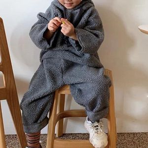 Set di abbigliamento 2023 Autunno Inverno Abbigliamento per bambini Ragazzi e ragazze Moda caldi allentati Casual coreani solidi pantaloni concisi