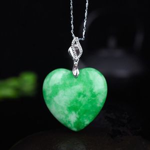 Esculpido natural verde jade coração pingente chinês amor colar charme jadeite jóias moda homem sorte mulher amuleto presentes208e