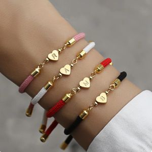 Charm Armband Classic AZ Heart Initial Letter Armband Kvinnor Simpel Justerbart färgstarkt rep för smycken gåva 231027