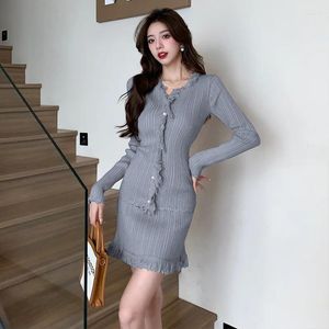 Work Dresses Autumn Tassel Pearl V-Neck Knitted Cardigan Women's Sweater Half Skirt Fashion Fragrance Two-Piece Set/Suits