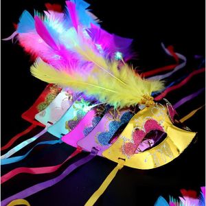 Kostymtillbehör Venetian LED Mask Wedding Party Light Up Glitter med Feather Masquerade Dressed Festival Drop Delivery Apparel Dhoov