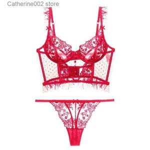 Sexig uppsättning blommig spetsbroderi bras set mesh dot kvinnor sexig underkläder tunna push up bralette bh+thong set se genom röda underkläder uppsättningar t231027