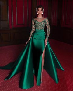 2023 Abito formale verde smeraldo maniche lunghe in raso sexy perline con fessura abiti da ballo eleganti abiti da sera a sirena 328 328