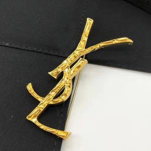 Pins Brooches Designer Brooch Pin Broche Fashion Have Cgletter Gold Plated Sier Crystal Pearl Women Brand Letter Brooches Pins Romantic Couple Gift YSC5