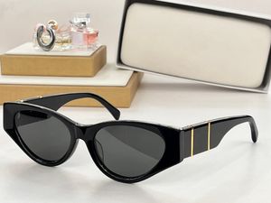 Erkekler için Güneş Gözlüğü Kadın Tasarımcılar 4454 Lüks Açık Patka Kedi Kedi Göz Stili Anti-Ultraviyole Anti-UV-400 Retro Eyewear Moda Plakası Tam Çerçeve Gözlükleri Rastgele Kutu