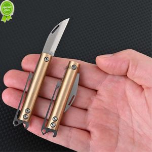 Coltello pieghevole con clip posteriore in ottone Apertura bottiglia portatile Scatola per consegna espressa Coltello piccolo affilato Portachiavi Coltello da frutta Utensili manuali