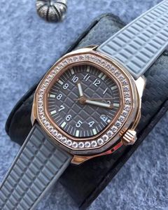 Designer de luxo com relógio de diamante, relógio feminino de alta qualidade de 39 mm de borracha, assista a silicone de borracha de borracha