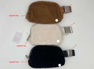 Fleece Yoga Bag Lu Everywhere Fleece 벨트 야외 스포츠 가방 여성 남자 겨울 봉제 허리 숙녀 스포츠 체육관 탄성 조절 가능한 스트랩 지퍼 지퍼 패니 가능