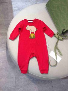 Nya baby jumpsuits festliga röda nyfödda bodysuit storlek 52-90 högkvalitativ tecknad mönster tryckning spädbarn crawling kostym okt25