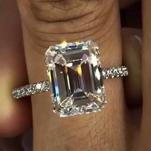 2020 Emerald Cut 3CT Lab Diamond Ring 925 Srebrna biżuteria
