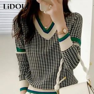 Women's Sweaters Autumn Winter V-neck Houndstooth Casual Fashion Sweater Ladies Simple All-match Knitting Jumper Top Women Loose Pullover Outwear 231027