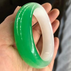 バングルA Burma Certified Jade Bangles Women Fine Jewelry Accessories本物の自然な緑のジェダイトミャンマージェイドストーンブレスレット