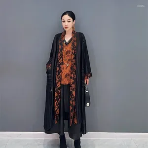 女性のトレンチコート秋のトップセット女性の長いスタイルの薄いコートノースリーブタンクトップカジュアルカジュアル服