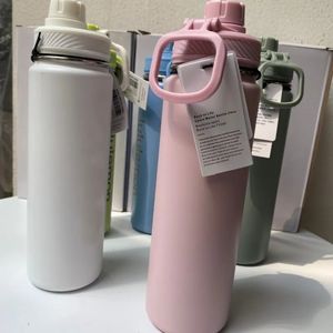 Tazze Lulu Bottiglia d'acqua thermos Sport Palestra Tazza sottovuoto Portatile a tenuta stagna Tazza esterna isolata Coperchio con beccuccio in acciaio inossidabile Per ragazze 231027