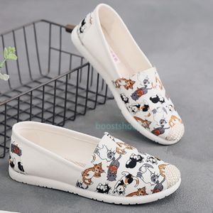 Womens Casual Shoes Cherry Pineapple Strawberry Watermelon Star Cats Black White Sneakers Fashion Womens Canvas Loafers Slippers Outdoor Designer Shoe