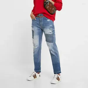 Jeans femininos Espanha Vintage Moda Bordado Rebitado Mid Rise Luz Azul Slim Calças Retas 26 28 30 32 34