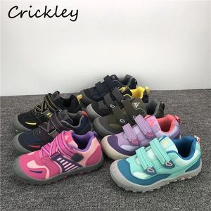 Stövlar 2023 Mesh Children Sneakers Outdoors Breattable Hook Loop Girls Boys Sport Shoes Anti Slip High Quality Kids Running Walk 231027