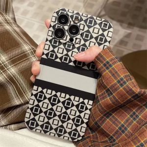 Cajas de teléfono con letras completas para 13 12 11 Pro Max Designer Luxury Fashion Silicone Phonecase para hombres para mujer Casual Trendy iPhone Cover