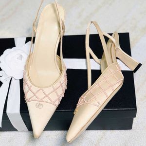 Xiaoxiang Mingyuan Wind Beaded Lingge Poinded French High Heels Summer New Silk Thin Heel Sandals