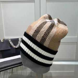 Designer Beanie Stripe Cappello lavorato a maglia Trend Autunno Lana Essenziale per l'eleganza invernale Temperamento versatile Moda casual Regalo caldo