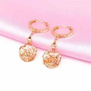 Dingle örhängen Ryssland 585 Purple Gold 14k Rose Colored Hollow Out Rose-dekorerad trehjuling Floral Ball Ear Clip Söt gåva till flickvän