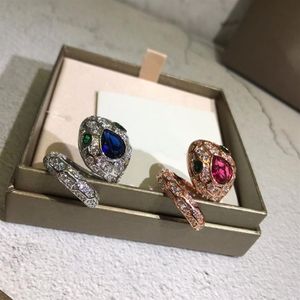 Europe America Fashion Lady Women mässing 18k Guldpläterad inställning av full diamantkristall orm form öppen ring storlek199c