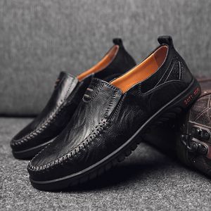 Scarpe eleganti da uomo in vera pelle Casual Luxury Brand 2023 Slip on Mocassini formali Mocassini Italian Black Male Driving JKPUDUN 231026