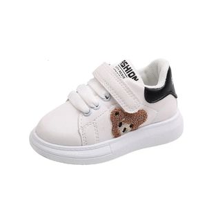 Pierwsze Walkers Autumn Baby Boys Girls PANDA Sneakers 1 6 lat maluch mody sporty na desce Flats Buty 231027