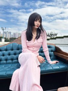자화상 니트 v- 넥 슬림 한 미디 드레스 핑크