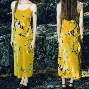 Casual klänningar blommor tryck kvinnor klänning senap gul siden slip sommar