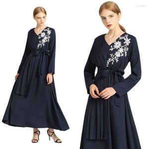 Etniska kläder Navy Blue V Neck Evening Dresses For Prom Muslim Woman Dress Lace-up Applique Pleated Vintage Vestidos Arabes Dubai Y Turcos