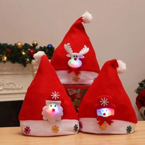 Cappelli da festa LED Christmas Light Up Cap Cappello da Babbo Natale Pupazzo di neve Alce Natale per bambini adulti Anno Festivo Forniture per feste 231027