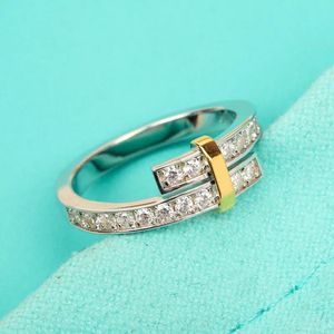 Обручальные кольца Высококачественное переплетенное кольцо из стерлингового серебра 925 пробы для женщин Простой модный дух Роскошный бренд ювелирных изделий в подарок для пар 231027