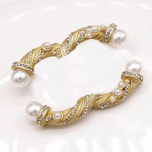 Perni Spille Designer Spilla Pin Broche Moda Have Cgletter Placcato in oro Sier Crystal Pearl Donna Marchio Lettera Spille Pins Coppia romantica Regalo 5VQX