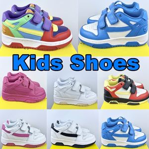 Tasarımcı Toddler Spor Sakinleri Çocuk Ayakkabı Şeker Kızlar Spor Bebek Beyaz Mavi Bebekler Trainerler Ayakkabı Retro Siyah Kid Gençlik Atletizm