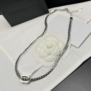 Designer Choker Snake Chain Halsband för kvinnor Rätt varumärkeslogo Silverpläterad rostfritt stål Fashion Gift Luxury Style Gift Familjevän