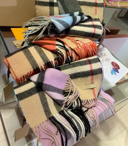 Осенне-зимняя шаль Классические женские роскошные дизайнерские шарфы Двухцветные кашемировые кисточки Длинные шали Теплые универсальные модные шарфы