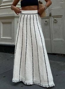 Etekler Sıradan Kadın Çizgili Kazak 2023 Sonbahar Kış Kış Yüksek Bel Uzun Etek Sokak Giyim Moda A-Line Örme Elbise Beyaz Siyah