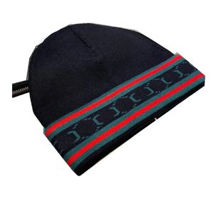 Классические дизайнерские брендовые шапки с вышивкой буквами, шерстяные вязаные шапки, мужские и женские зимние уличные двухэтажные теплые шапки с черепом, трендовые полосатые Рождественский подарок