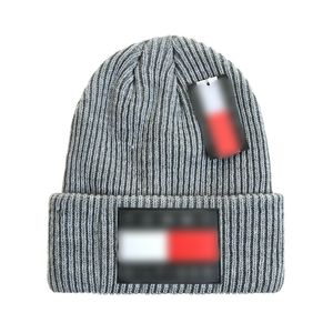 Designer de moda MONCLiR 2023 outono e inverno novo chapéu de lã de malha de luxo chapéu de malha site oficial versão 1:1 gorro artesanal 6 cores 056