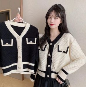 Womens Black White Sweater Small Sweet Wind Coat Winter Fashion Print Women High Quality Sweaters Streetwear Clothes