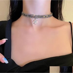 Pendanthalsband Fashion Crystal Choker Neck ClaVicle Chain Ice Flower Halsband Glitter Justerbar Metal Women Chic smycken Drop Deli Dh9w4