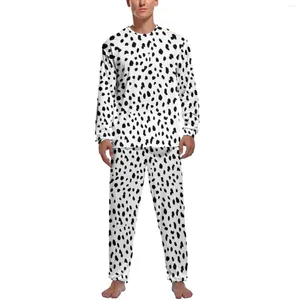 メンズスリープウェアダルメシアンドッグプリントパジャマの男性黒と白のカワイイスプリングロングスリーブ2ピースレジャーグラフィックセット