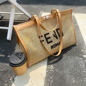 Handbags New Straw Woven Bag Weaving Summer Hollow Shopping Women's Large Capacity Purses Outlet