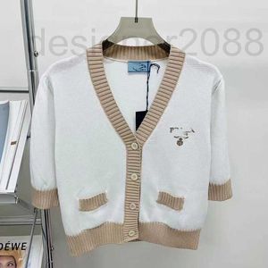 Mulheres Malhas Tees Designer 23 Primavera / Verão Novo Design Sense Decote em V Manga 5/4 Cardigan de Malha Bordado Carta Temperamento Suave Top Tendência Feminina 3IAX