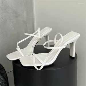 Quadratische Sandalen Modelclip Open Toe Woman Streetsty